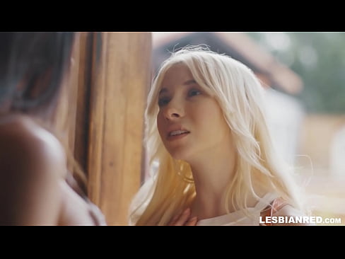 ❤️ A menina volta para casa alguns meses depois e acaba comendo a xoxota de sua madrasta Porno vídeo em nós ☑